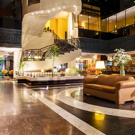 Krystal Monterrey Hotel Bagian luar foto