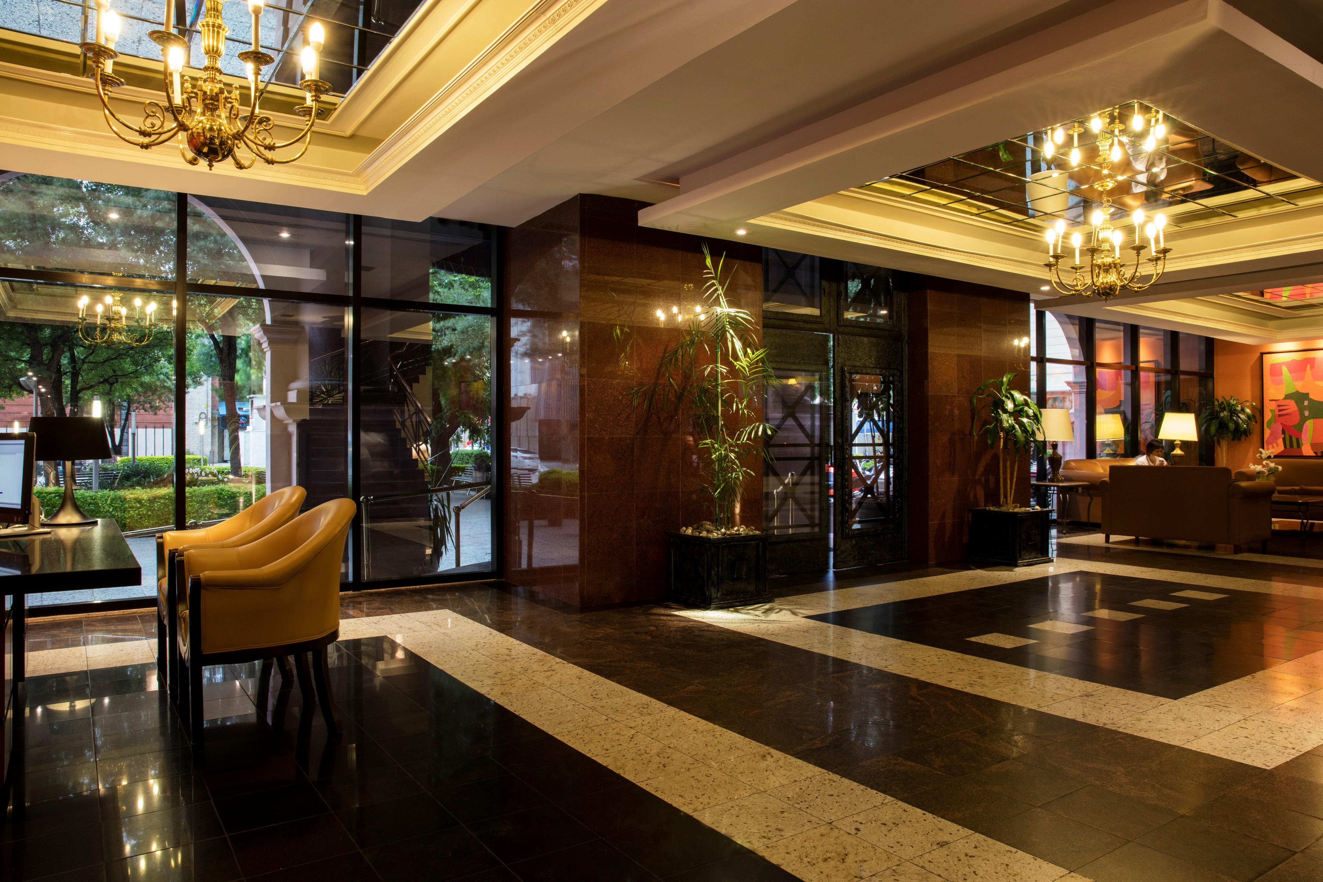 Krystal Monterrey Hotel Bagian luar foto