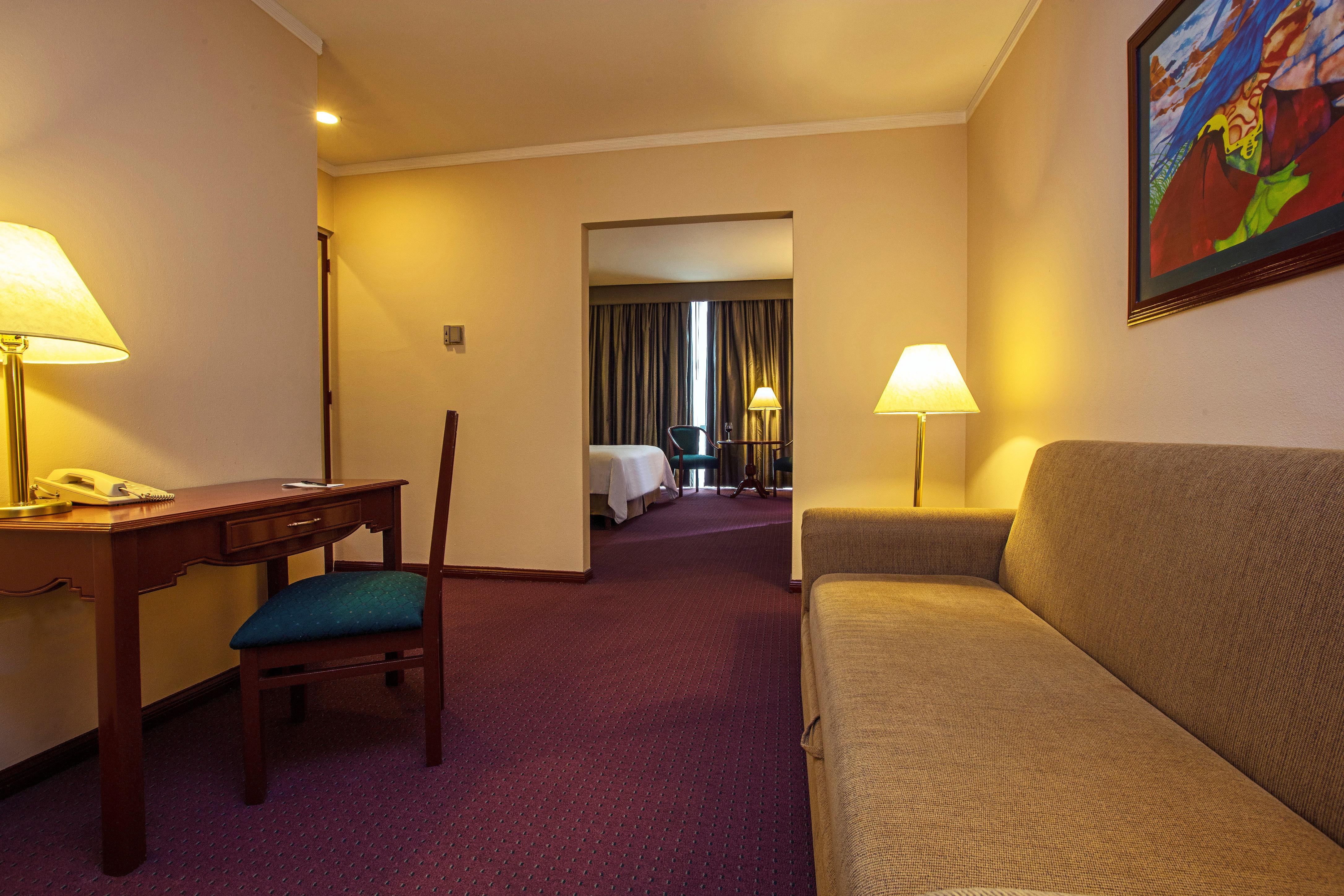 Krystal Monterrey Hotel Bagian luar foto