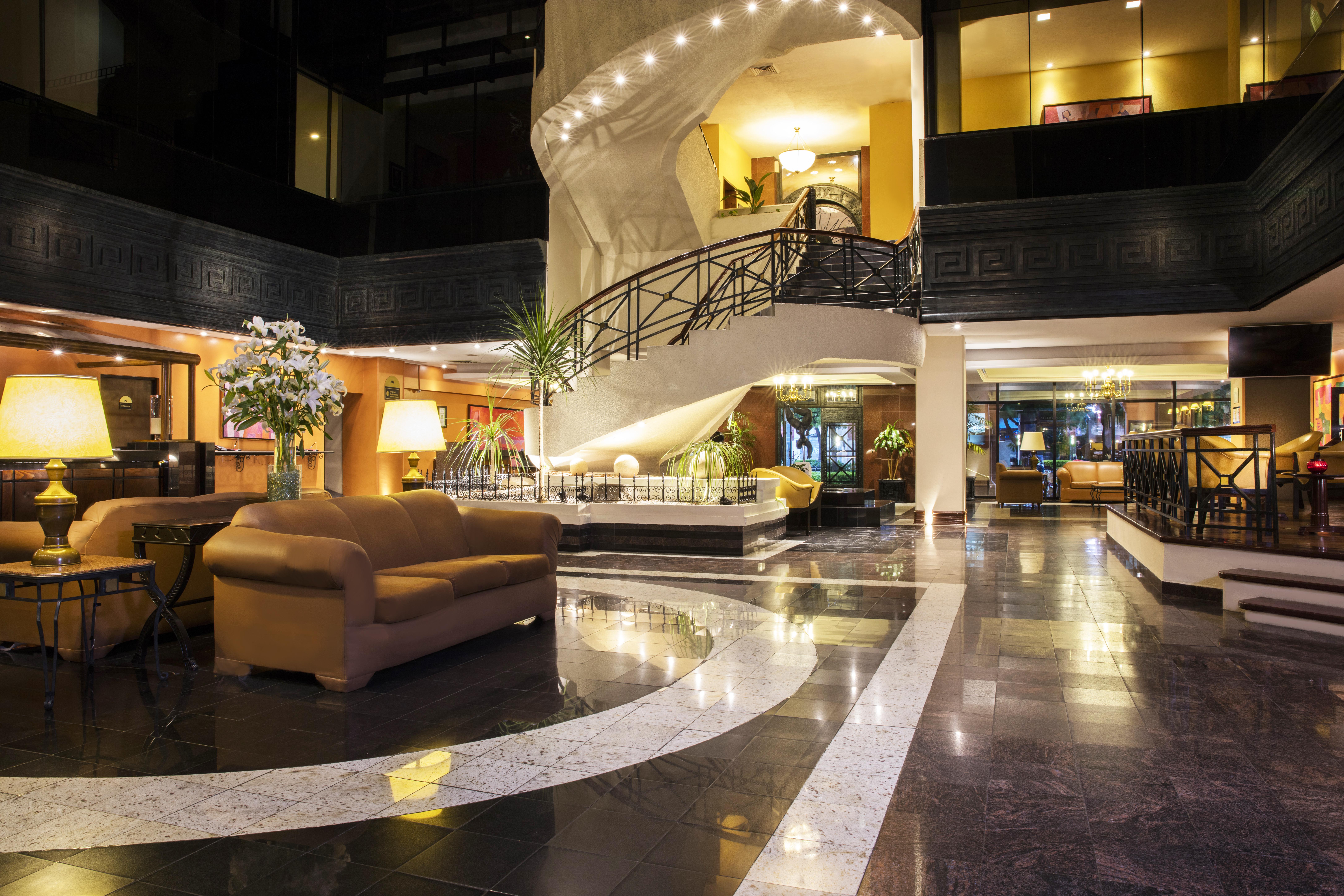 Krystal Monterrey Hotel Bagian luar foto