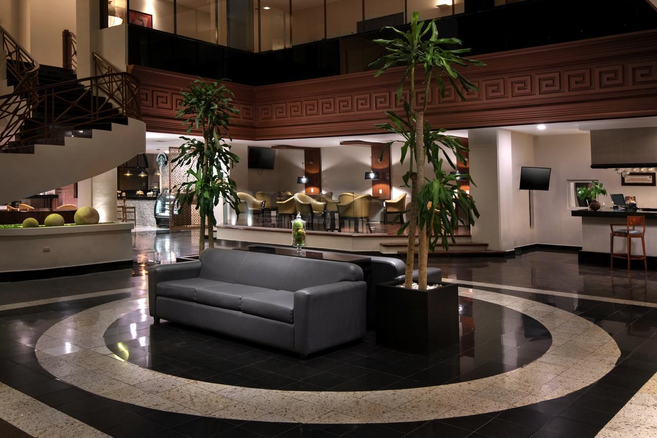 Krystal Monterrey Hotel Bagian luar foto
